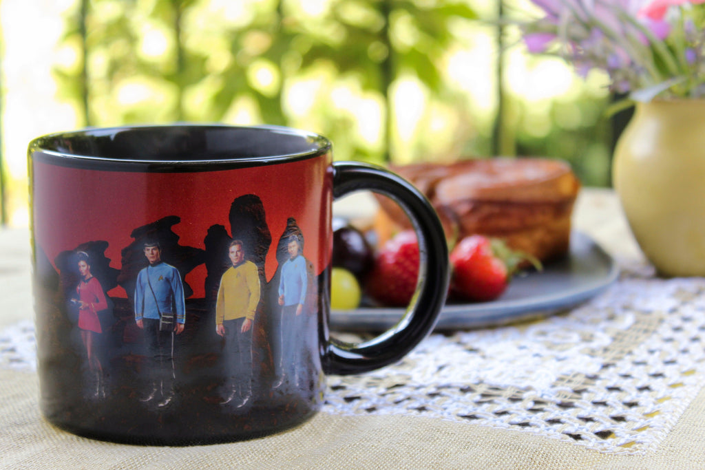 Vintage 1989 Star Trek retailer Disappearing Transporter coffee mug—Kirk, McCoy, Spock